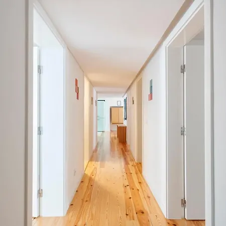 Apartment Sophisticated 3br In Historic Chiado Sleeps 10 *