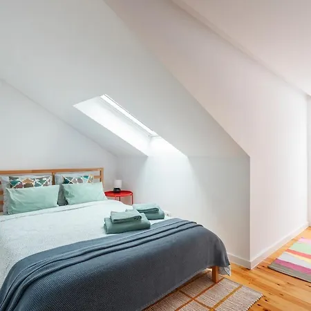 Sophisticated 3br In Historic Chiado Sleeps 10 Lissabon