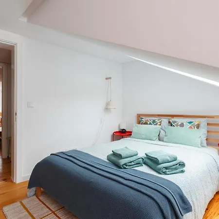 Sophisticated 3br In Historic Chiado Sleeps 10 Apartment Lisbon
