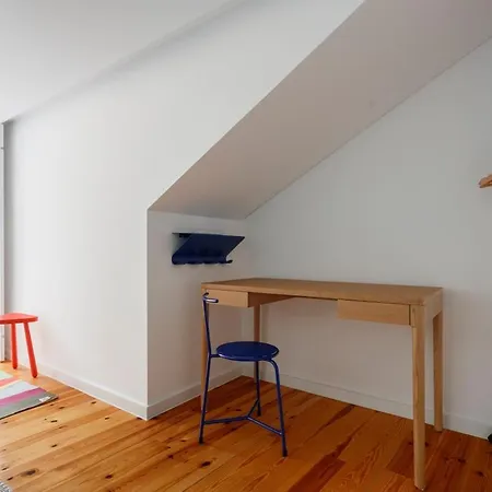 Sophisticated 3br In Historic Chiado Sleeps 10 * Lissabon